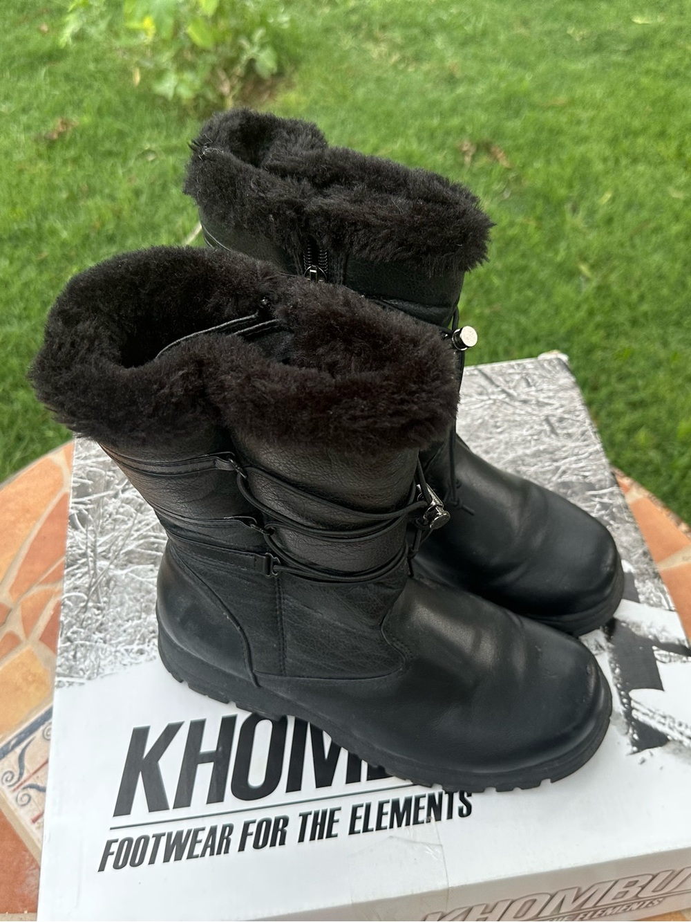 Khombu‎ Black Textured Boot Upper Detail